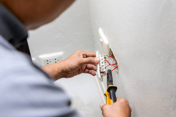 Best Licensed Electrician  in Desert Hot Springs, CA